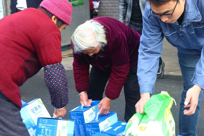 落实&ldquo;万企兴万村&rdquo; 暖冬行动有增鑫